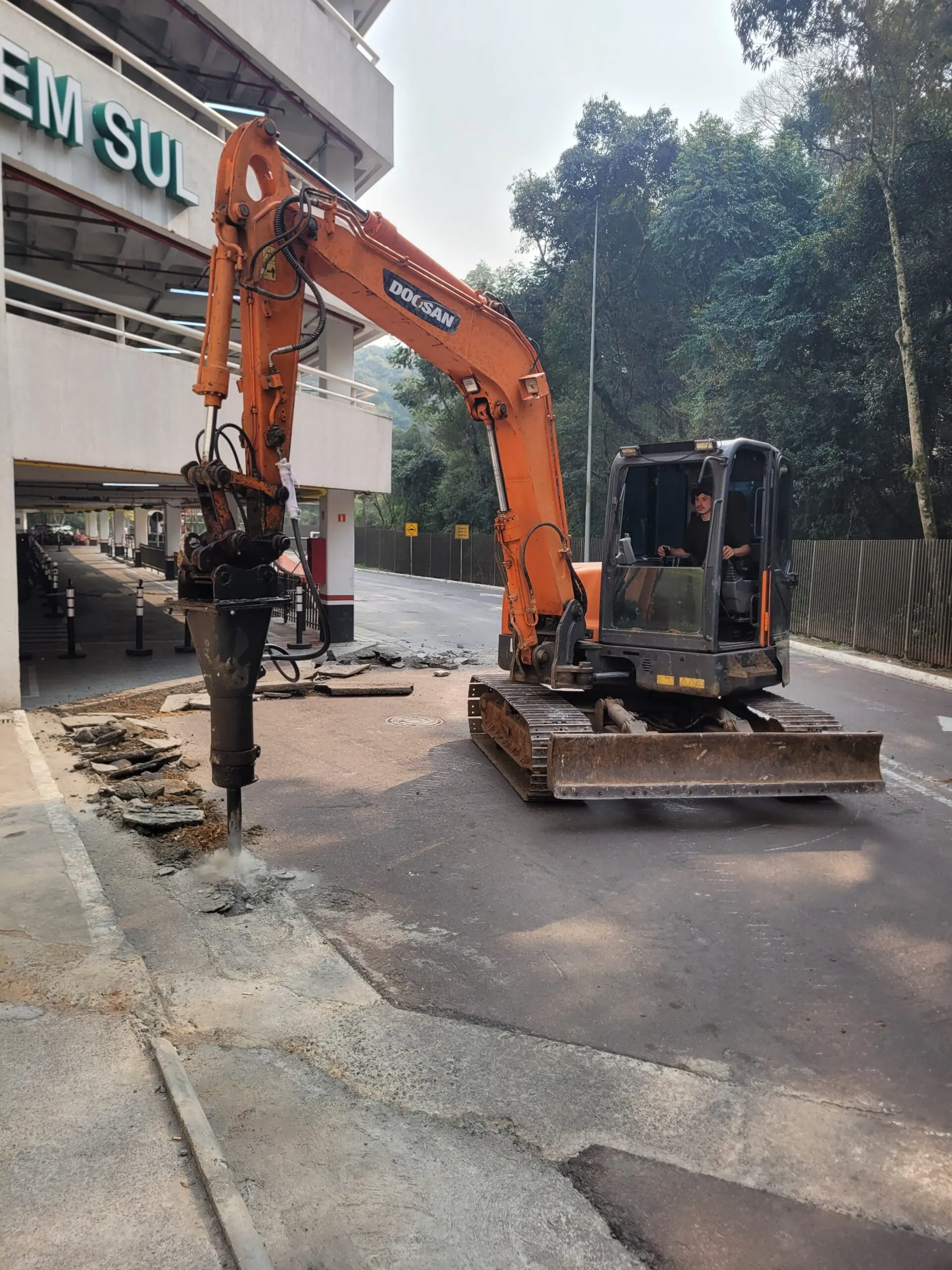  Obra de pavimentação realizada pela CBI Engenharia com qualidade e eficiência